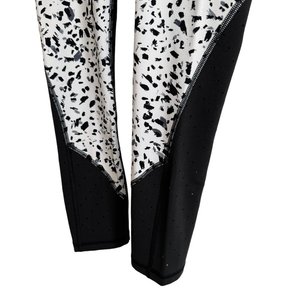 Athleta Printed Stealth TruCool Capri, Size XXS - Picture 7 of 12